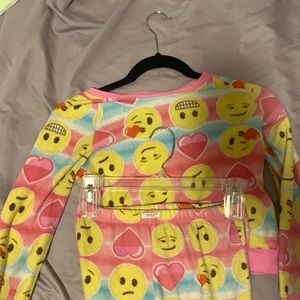 pink bg emoji pajamas!!super cute girls size 10-12